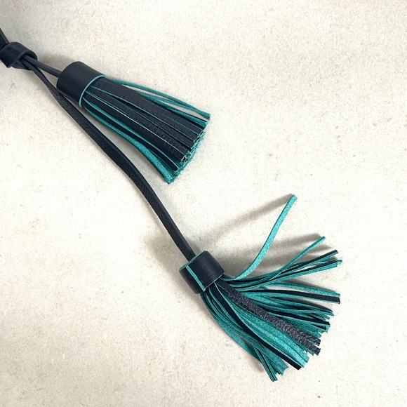 Lucky Brand Navy Blue Pebbled Leather Tote Bag with Teal Interior and Pouch - Picture 7 of 13